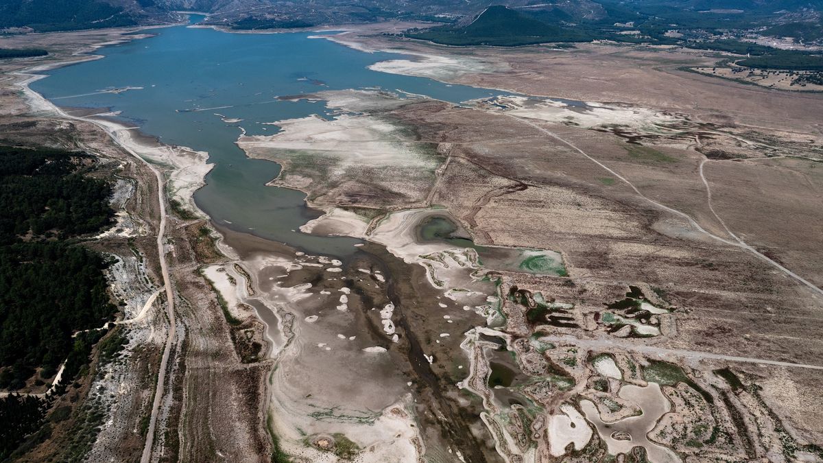 Zapora Tahtali, która dostarcza połowę wody pitnej w Izmirze