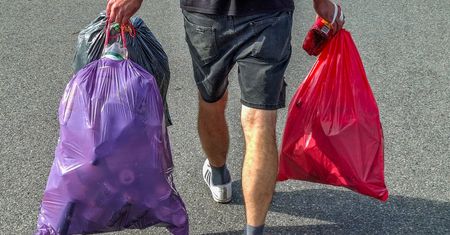 Rekordowy voucher za puszki i butelki. Oddał 1500 sztuk na raz
