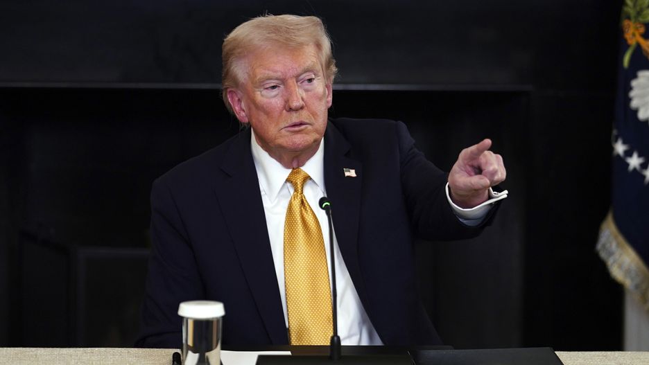 US President Donald Trump speaks during a roundtable with the Homeland Security Task Force in the State Dining Room of the White House in Washington, DC, USA, 23 October 2025. EPA/WILL OLIVER / POOL POOL Dostawca: PAP/EPA.