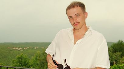 Świeży pokazał zdjęcie paszportowe. Wygląda jak patus, który bił cię w podstawówce