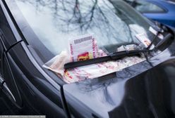 Postawili auta na darmowym parkingu. Teraz muszą zapłacić 10 tys. zł