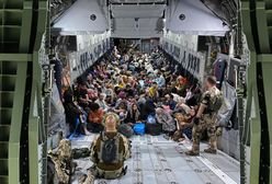 Afganistan. Urodziła się podczas ewakuacji. Dziewczynkę nazwano imieniem samolotu