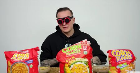 Youtuber sprawdził, jak smakują tańsze płatni śniadanie. Czy warto je kupić?