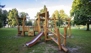 Tychy. Nowy plac zabaw, jest naturalnie i estetycznie