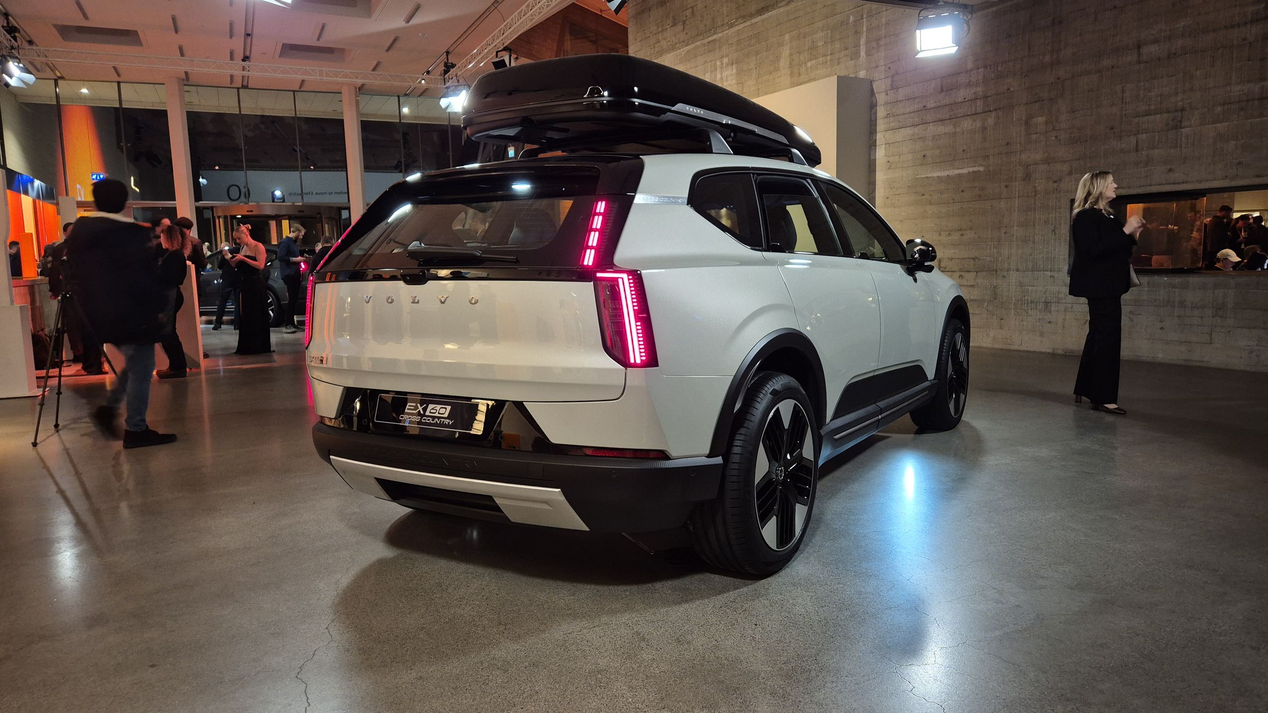 Volvo EX60 Cross Country