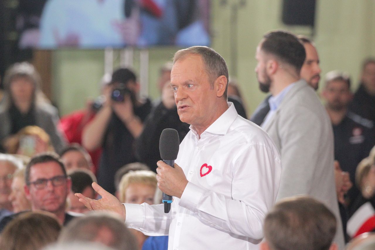 Ludzie wybuchli śmiechem, gdy Tusk zażartował o Kaczyńskim. "Broń Boże"