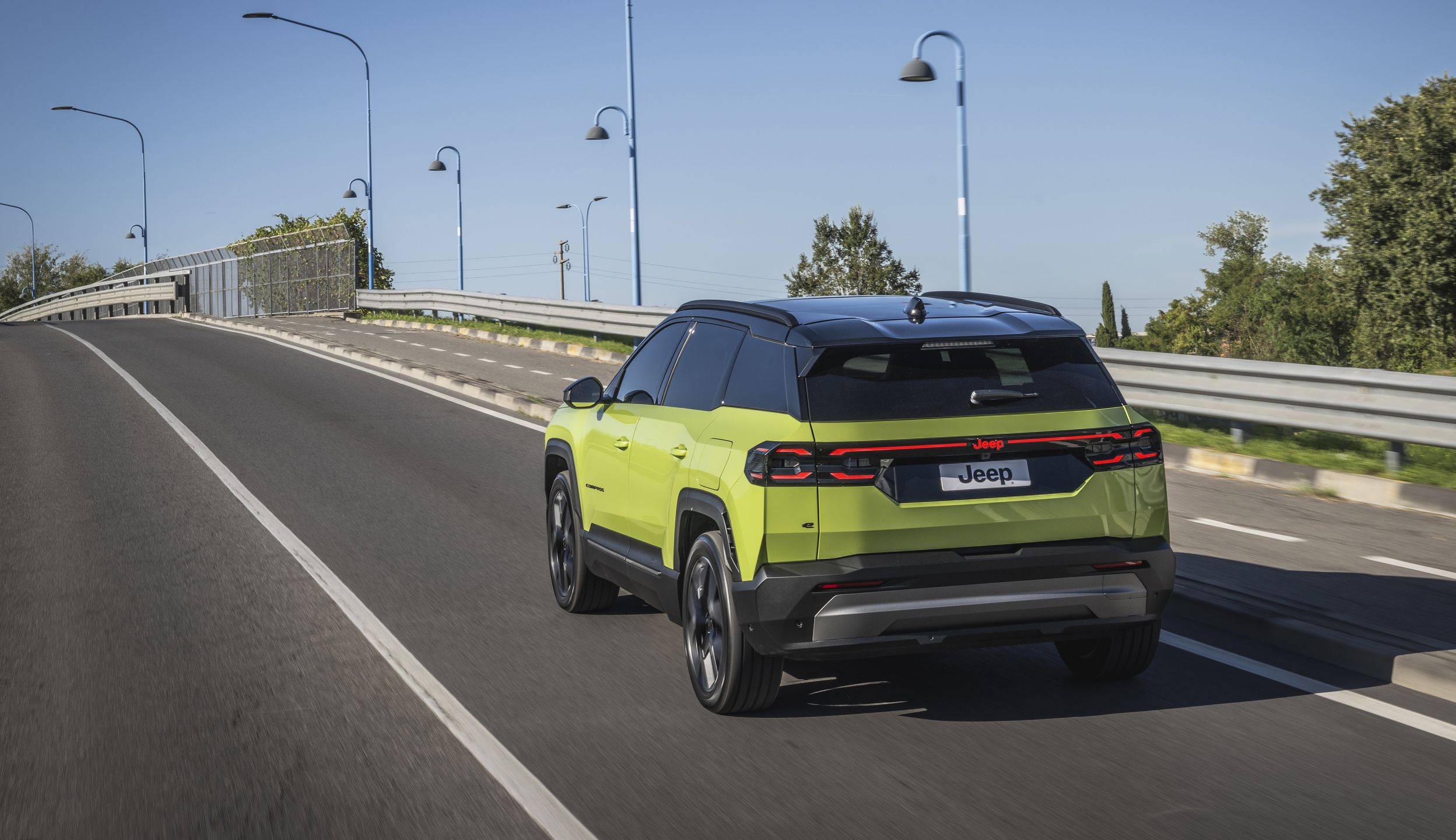 Nowy Jeep Compass od środka