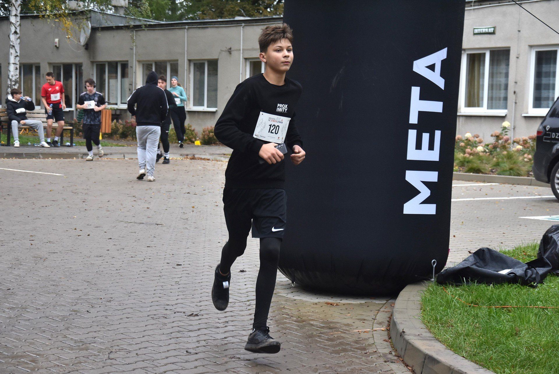 II Sztafeta Lotników w Piotrkowicach Małych