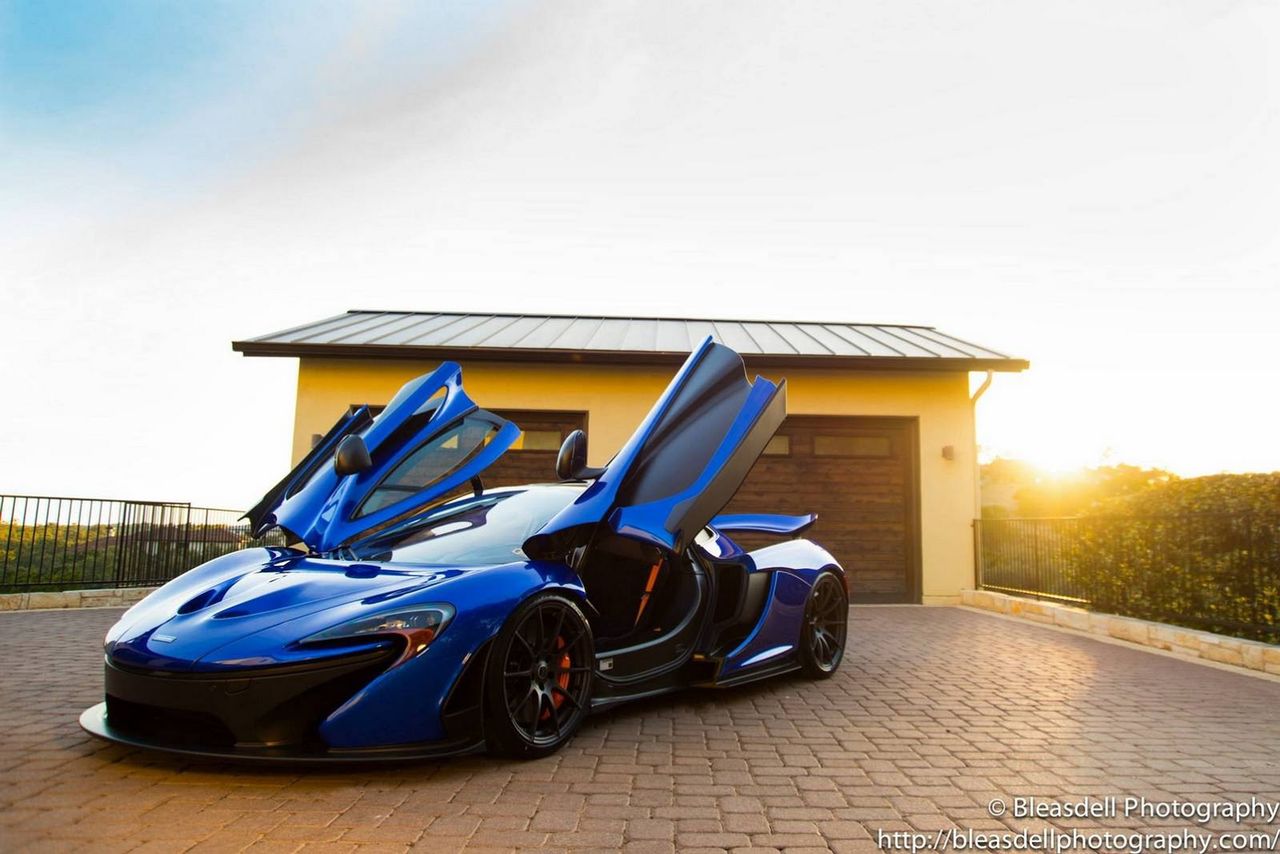 Hot Blue McLaren P1 MSO - kobaltowa superhybryda [galeria zdjęć]