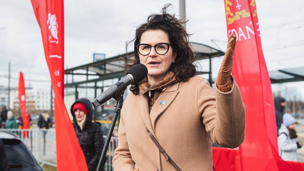 Otwarcie Nowej Warszawskiej w Gda?sku
04.03.2023 - Gdansk, Otwarcie Nowej Warszawskiej, inwestycja budowa lini tramwajowej w poludniowej czesci Gdanska. Petla tramwajowo-autobusowa Ujescisko   n/z Aleksandra Dulkiewicz   Fot. Karol Makurat/REPORTER
Karol Makurat/REPORTER