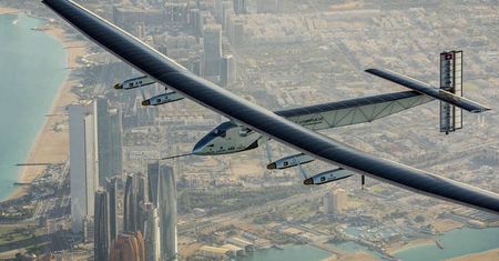 Dookoła świata samolotem na energię słoneczną. Solar Impulse lata również w nocy!