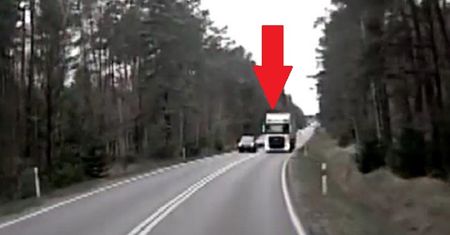 Bezmyślne zachowanie na drodze. Kierowcy grozi 30 tys. zł kary