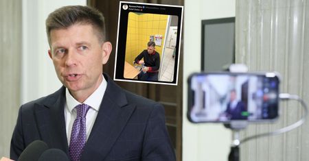 Ryszard Petru zaczął pracę w Biedronce. "Dzień dobry"
