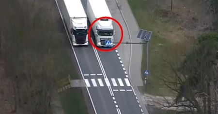 Dron nad Bydgoszczą. Nagminny błąd kierowców. Posypały się mandaty