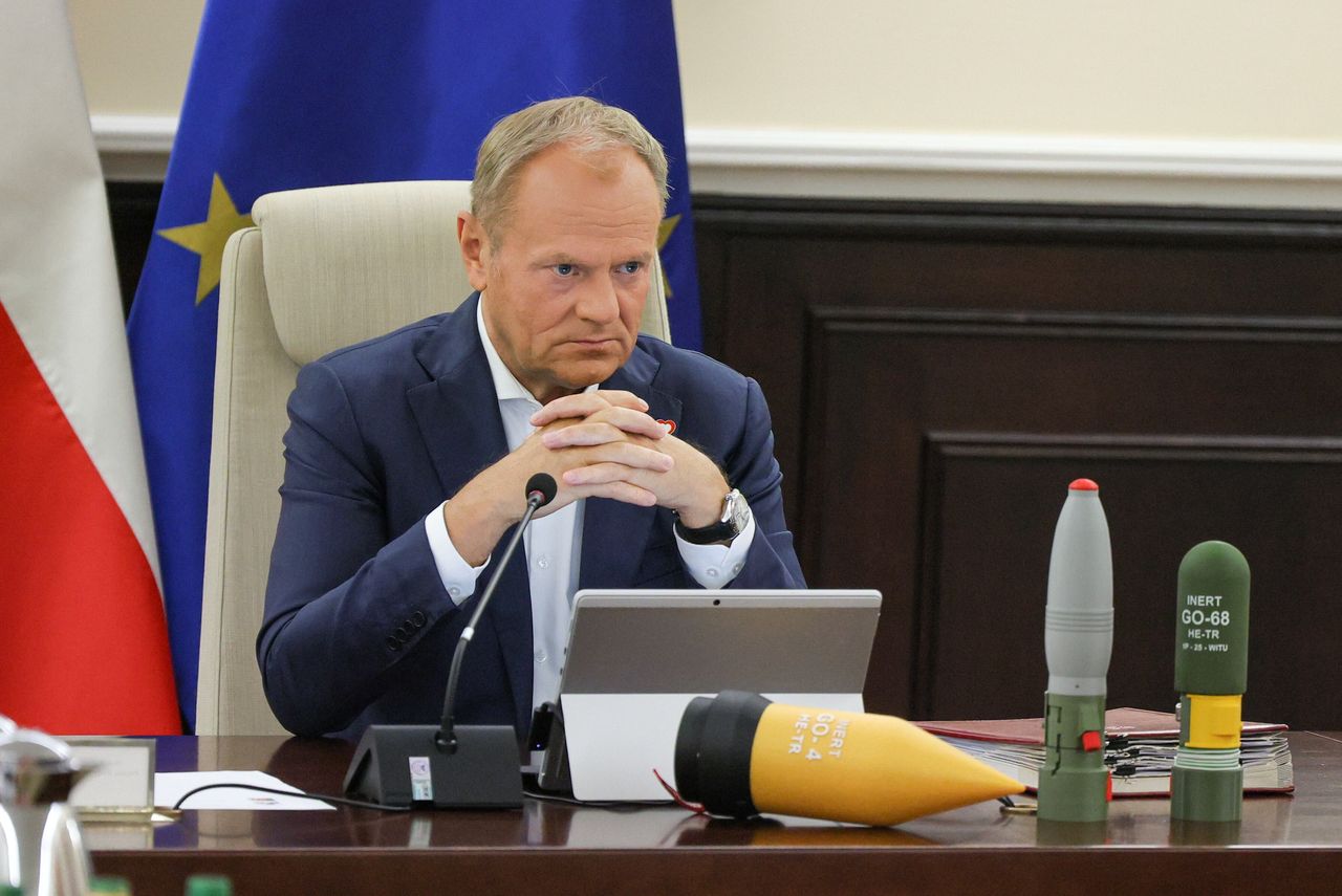 Tusk z głowicami na posiedzeniu rządu. Oto co pokazał