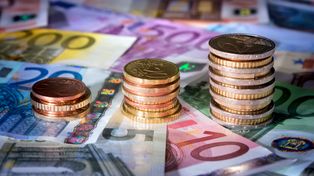 EBC nie zmienia stóp procentowych, ale ostrzega przed skutkami drożejącej energii