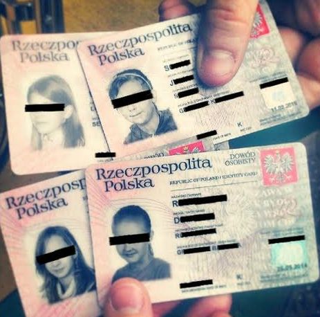 Co za głupota! Polacy wrzucają na Instagram zdjęcia dokumentów i kart płatniczych 3