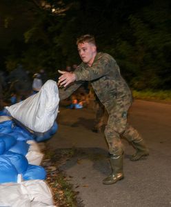 We Wrocławiu mobilizacja, podnoszą wały
