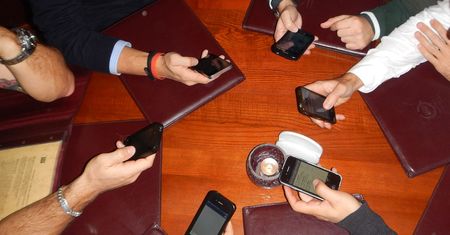 Znajomych nie zmienisz, ale telefon możesz. Zwłaszcza że smartfony są teraz w promocji