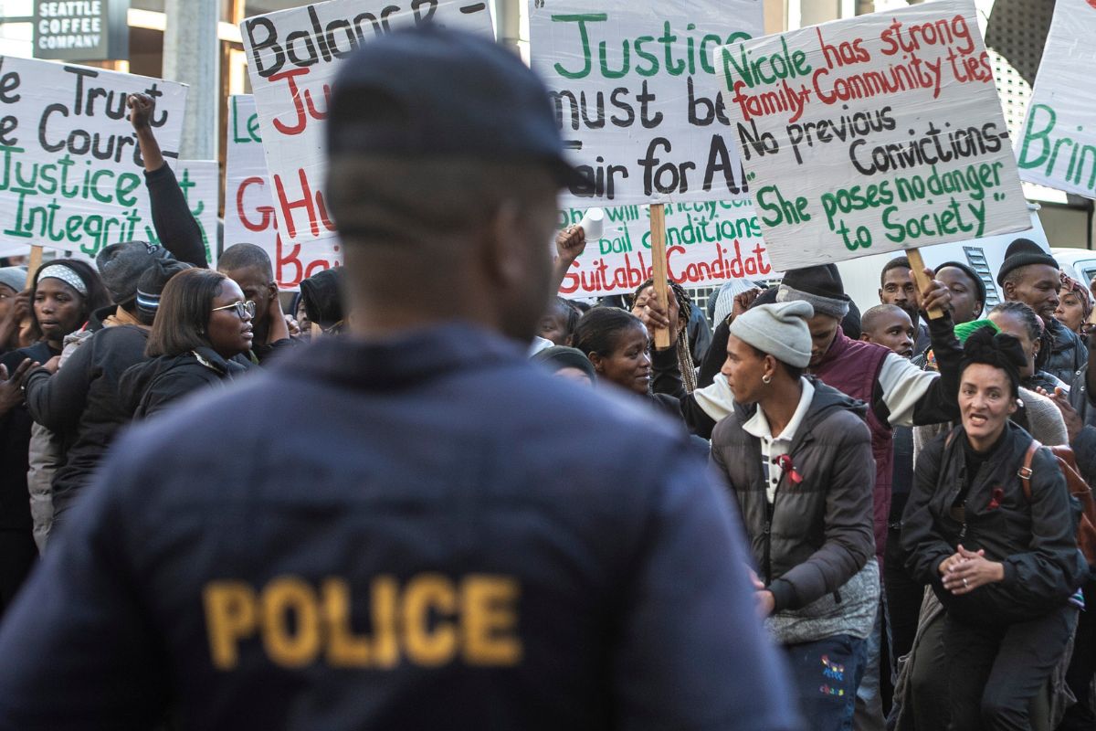 Szli od domu do domu z maczetami. Migranci uciekają z RPA przed ultimatum