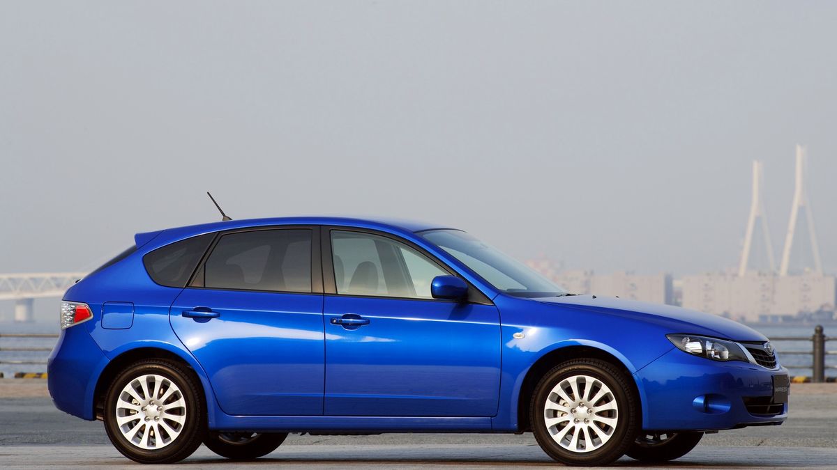 Profil zgodny z tym, czego najczęściej szukają Polacy, ale nie co do marki i modelu. Wybieramy pośród takich, które mogą być atrakcyjne dla 25-latka.