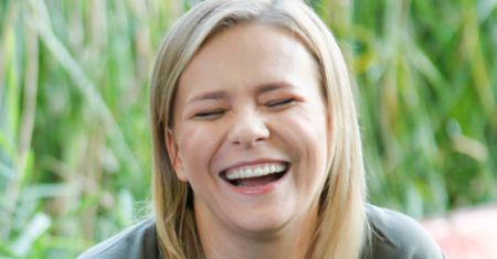 Aneta Zając zaskoczyła NOWĄ FRYZURĄ. Zdecydowała się na ostre cięcie: "Maturzystka gotowa na studniówkę" (FOTO)