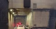 Warszawa: Kierujący ciężarówką wjechał do tunelu w Al. Jerozolimskich