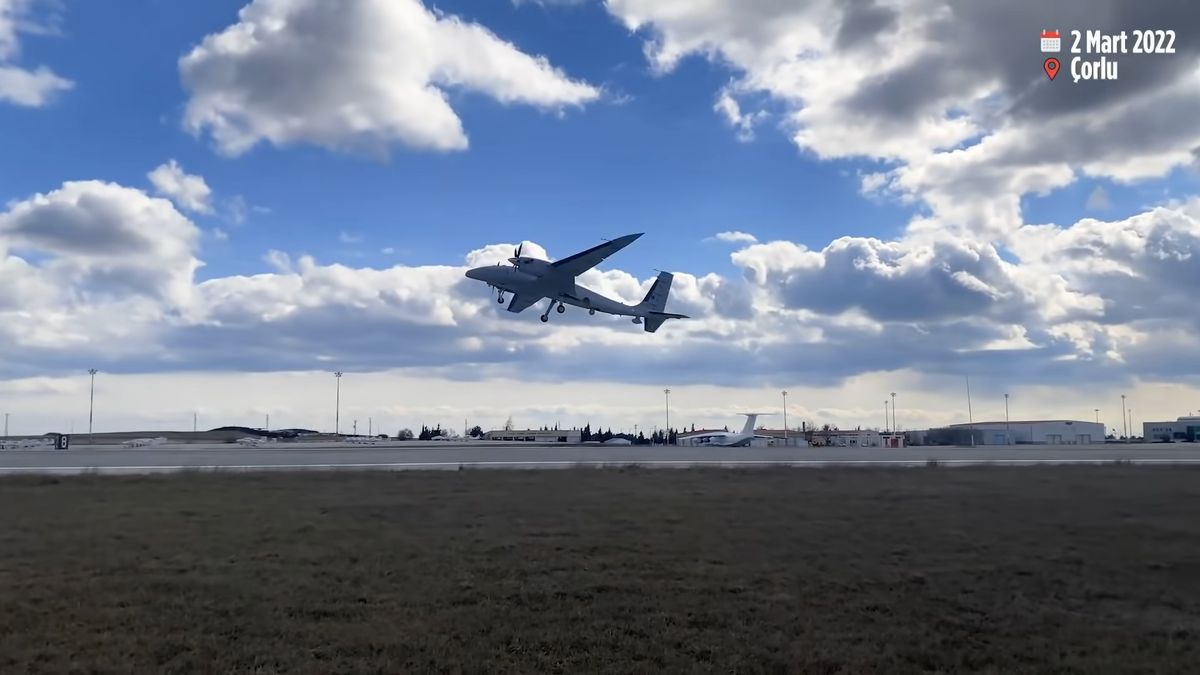 Baykar Bayraktar Akinci B