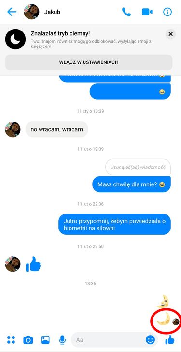 Właściwe emoji i powiadomienie o dostępności trybu nocnego