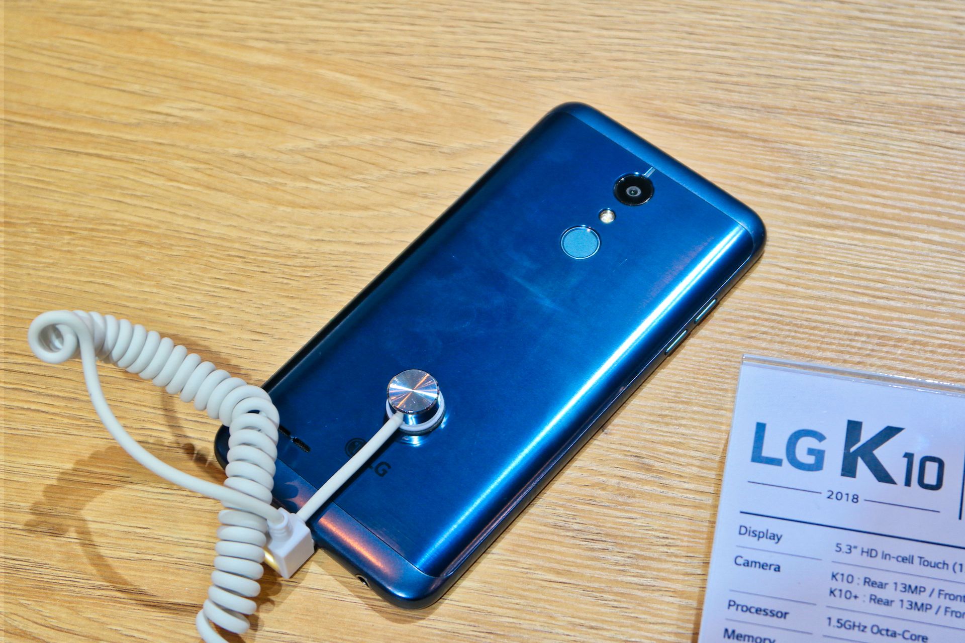 LG K10 i LG K8 (2018) - pierwsze wrażenia. Rzut oka na nową generację operatorskich hitów 2