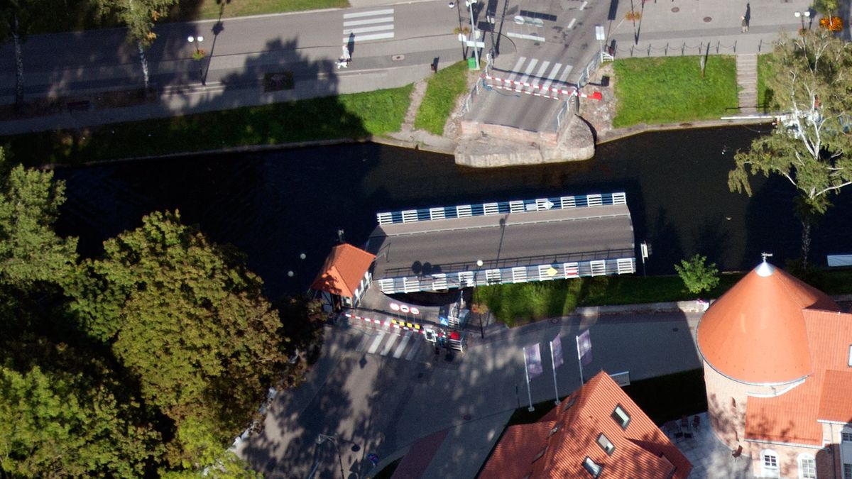 Jeden z niewielu w Europie. Znajduje się w Polsce. Most, który się nie podnosi, a… obraca 1