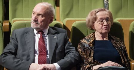 Kim jest żona Antoniego Macierewicza? Trwa u boku polityka już przez PÓŁ WIEKU