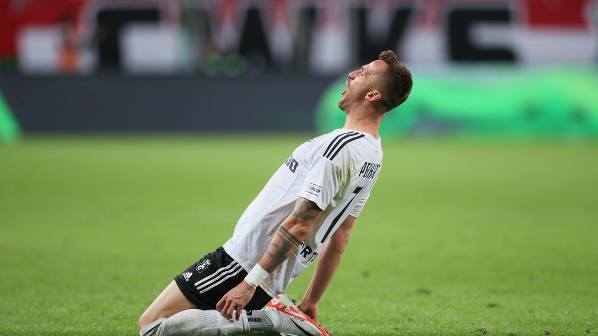 PAP / Leszek Szymański / Tomas Pekhart cieszy się z bramki