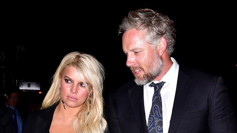 Jessica Simpson potwierdza: ona i Eric Johnson ROZSTALI SIĘ po 10 latach małżeństwa. Napomknęła o "bolesnej sytuacji"