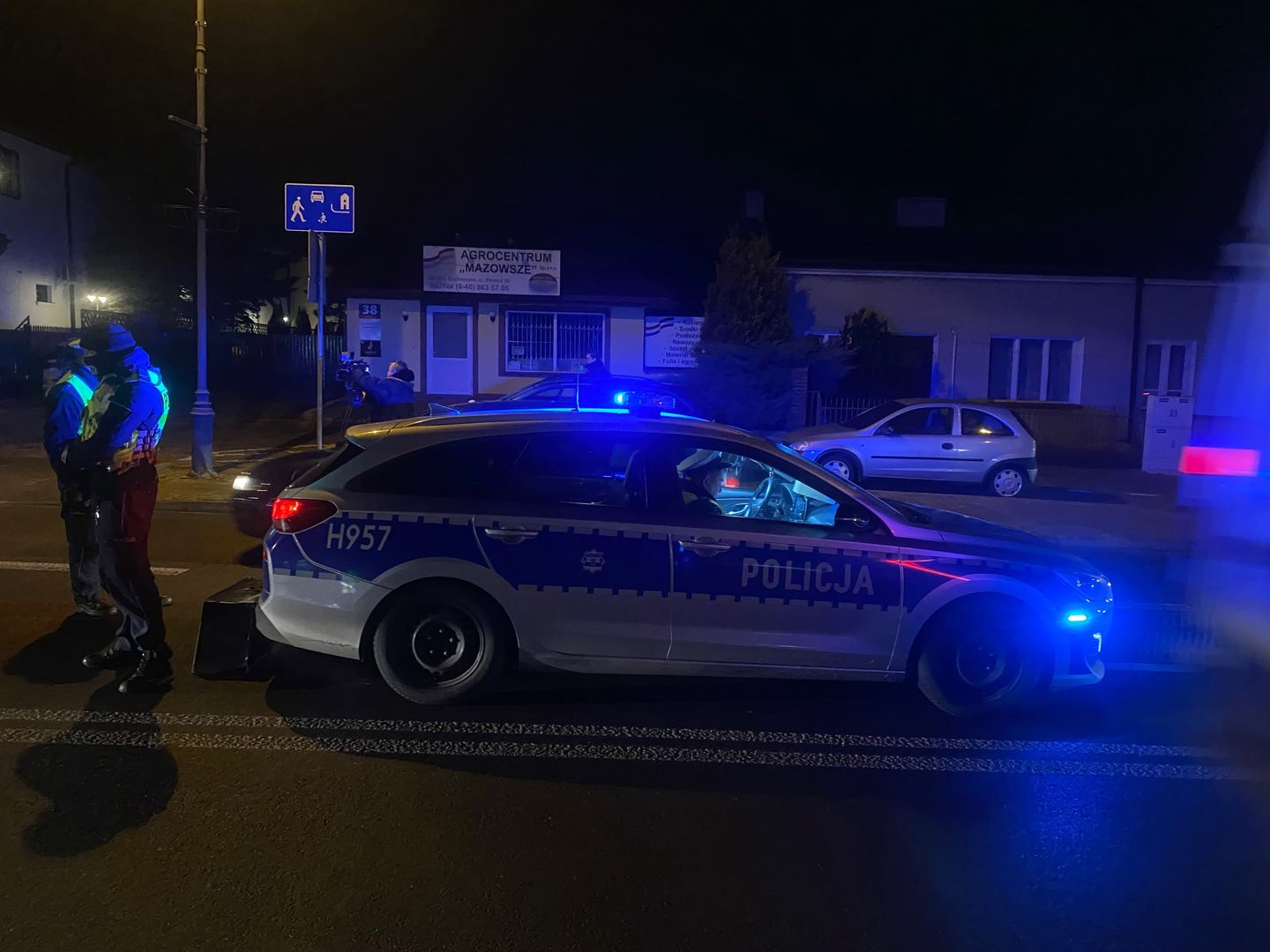 Nożownik zabił kobietę w sklepie. Trwa obława