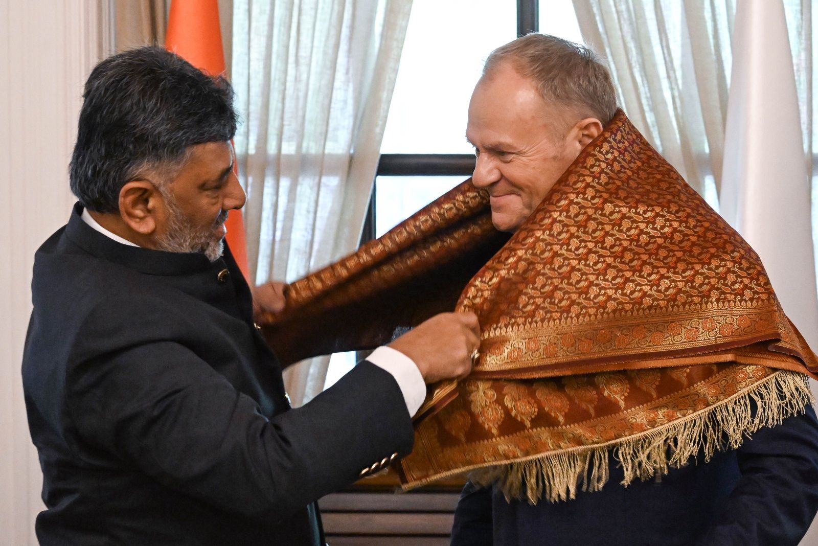 Donald Tusk, Doddalahalli Kempegowda Shivakumar