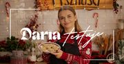 Daria testuje ciasto na pierogi. Bez wahania wybrała najsmaczniejsze