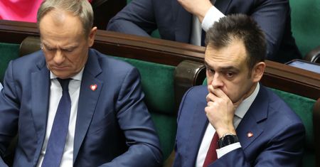 Gorączkowe poszukiwanie konkretów na 100 dni. "Minister Domański robi, co może"