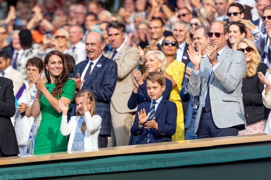 Księżna Kate pojawia się na trybunach w towarzystwie rodziny