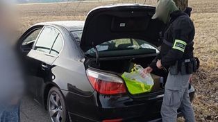 Uniejów: Nielegalny alkohol. Przejęto ponad 400 litrów towaru