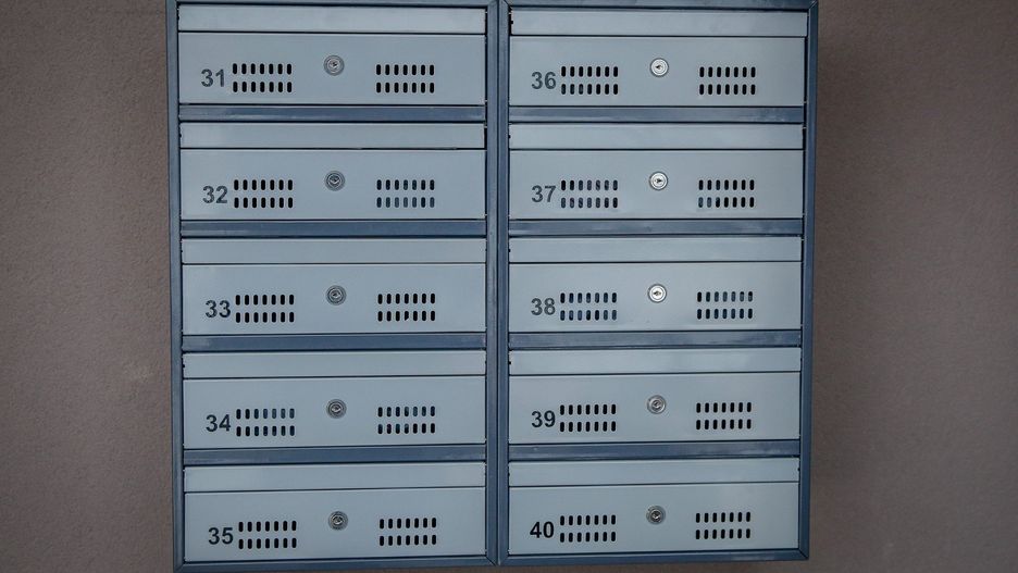 Nie może ani potwierdzić, ani wykluczyć, co dokładnie adresat znalazł w skrzynce