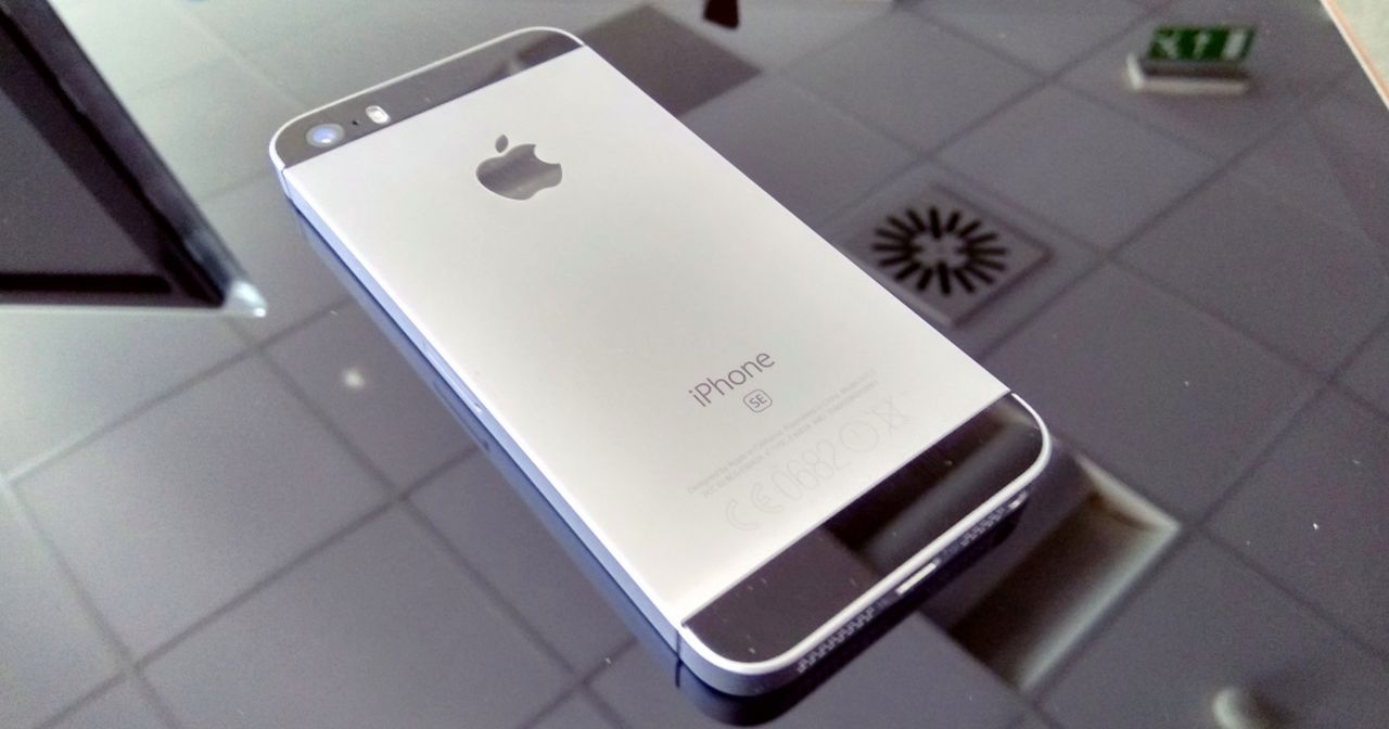 Apple zrezygnuje z iPhone'a SE 2? Słusznie, na co on komu?