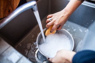 Fikcyjne promocje i trudności z reklamacją. UOKiK surowo kara "naciągaczy"