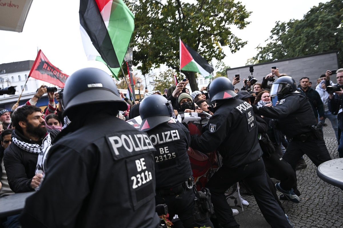 Berlin police chief warns: Caution advised for LGBTQ and Jews in some areas