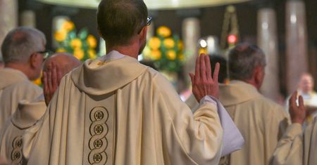 Jezuici oskarżeni o molestowanie. Jest komunikat zakonu