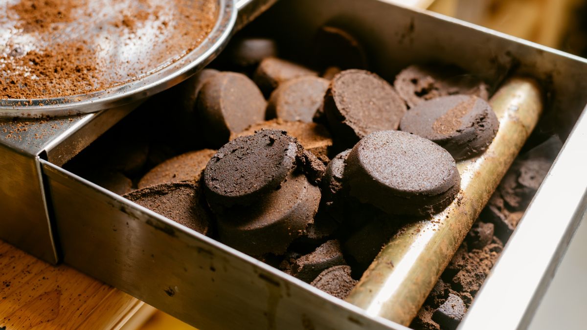 Fusy po kawie można wykorzystać w budownictwie