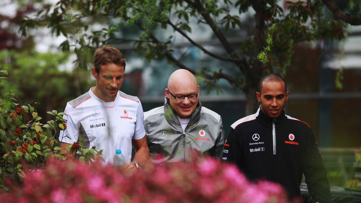 Zdjęcie okładkowe artykułu: Getty Images / Mark Thompson / Na zdjęciu: od lewej Jenson Button, Matt Bishop (w środku) i Lewis Hamilton