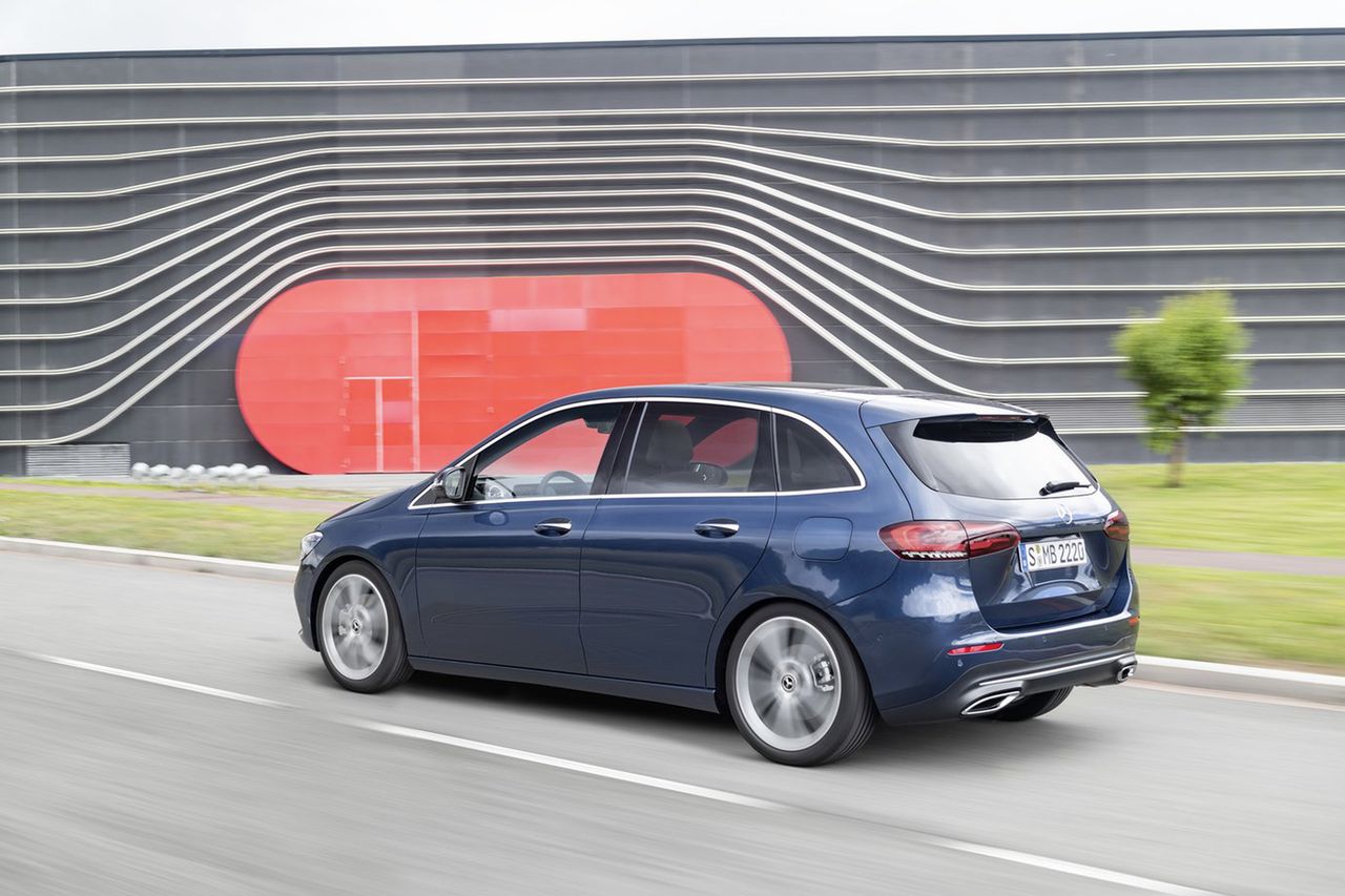 Mercedes-Benz Klasy B wjeżdża do salonów. Poznaliśmy ceny