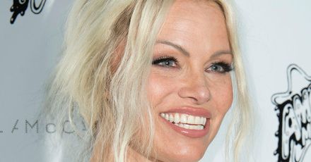 "Słoneczny patrol": Pamela Anderson niepotrzebnie dodała sobie lat