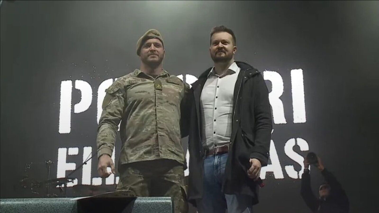 Niebywałe sceny w Budapeszcie. Na scenie dwaj nieoczekiwani goście